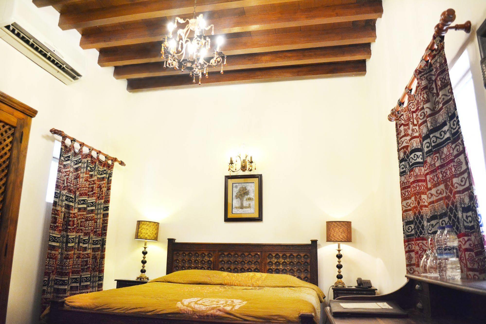 Orient Guest House Дубай Экстерьер фото