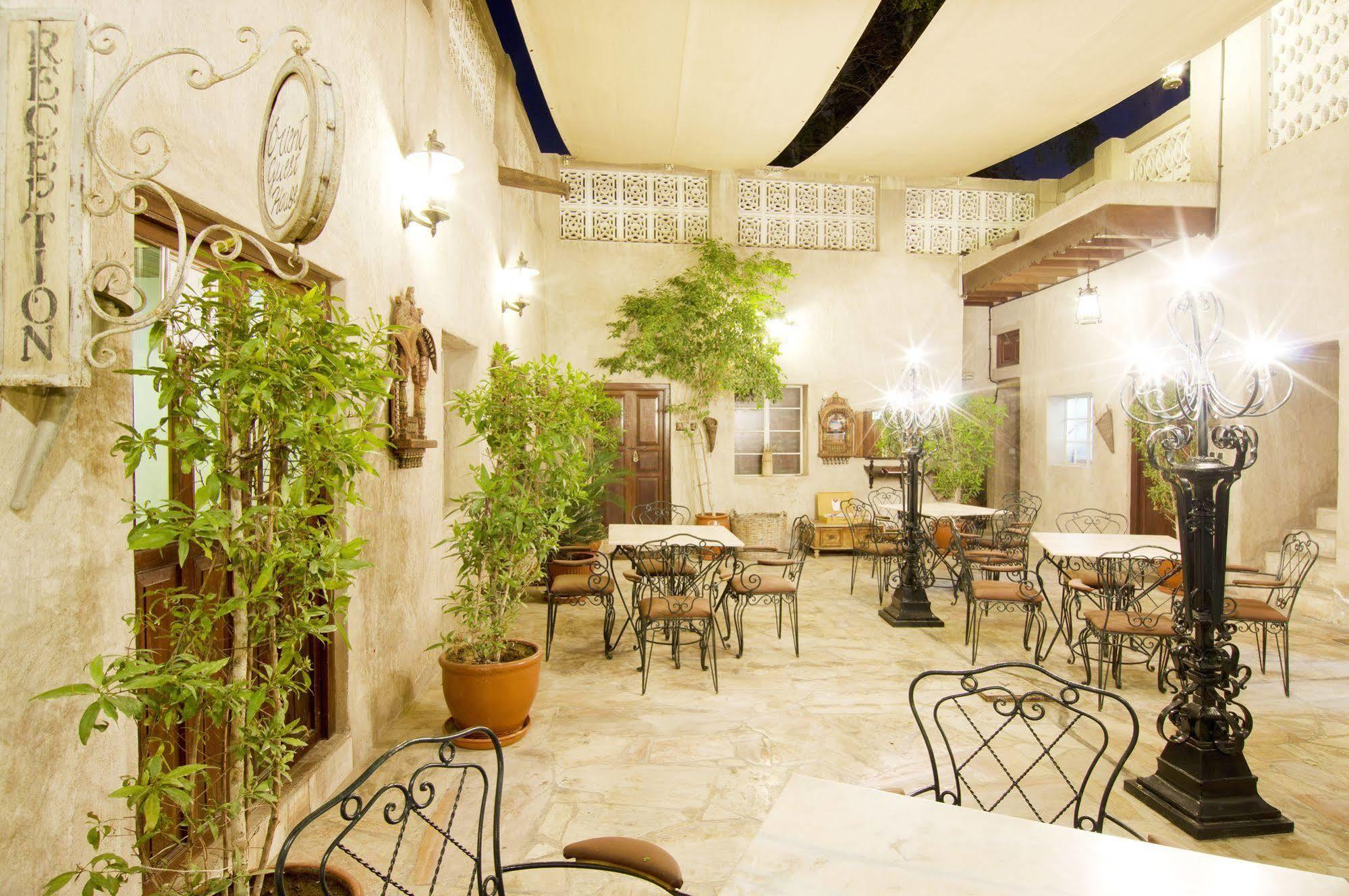 Orient Guest House Дубай Экстерьер фото